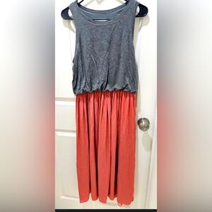 Loft  T-shirt dress size medium in dark, gray and pumpkin.